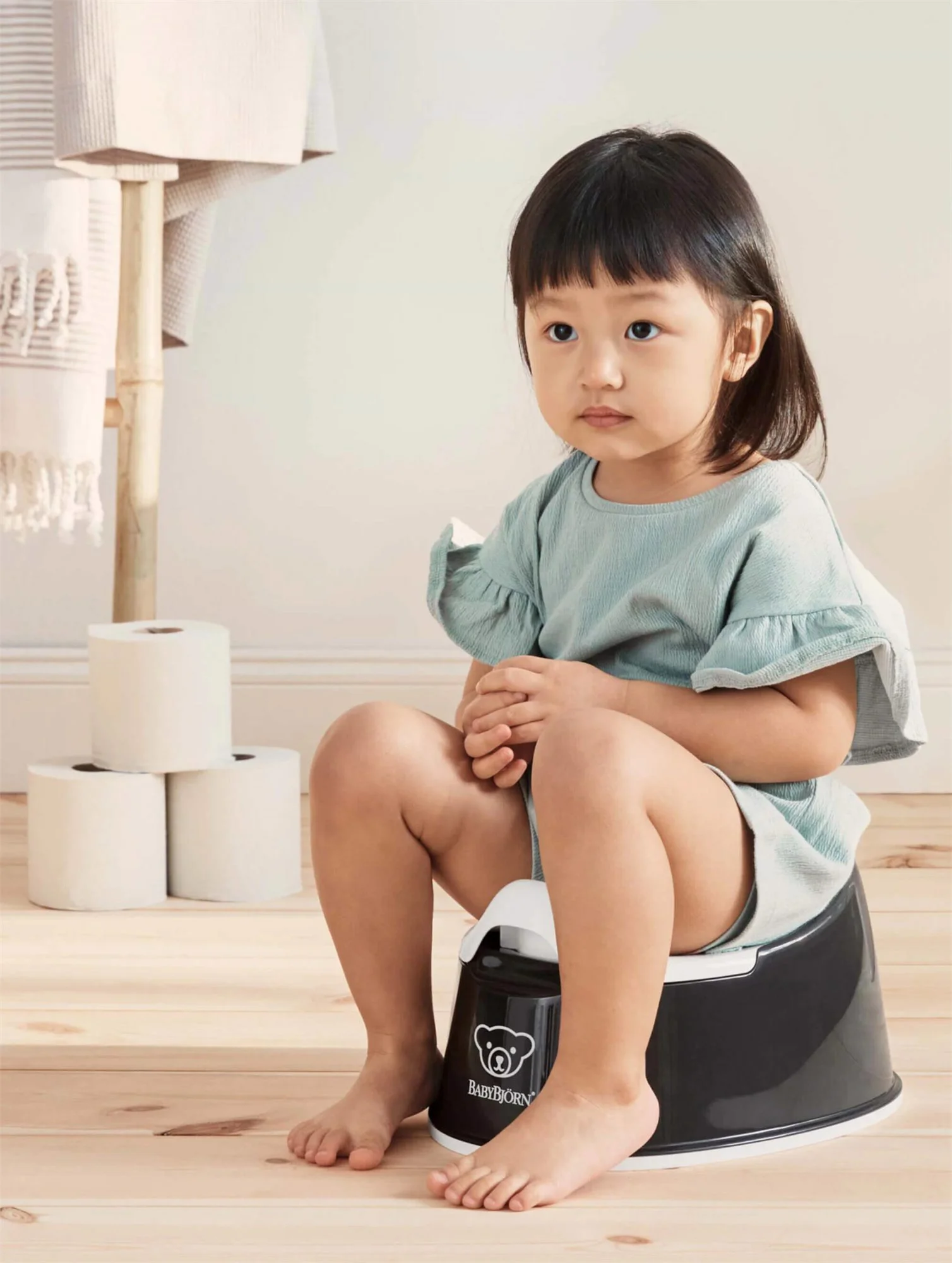 Горшок BabyBjorn Smart Potty Black/White