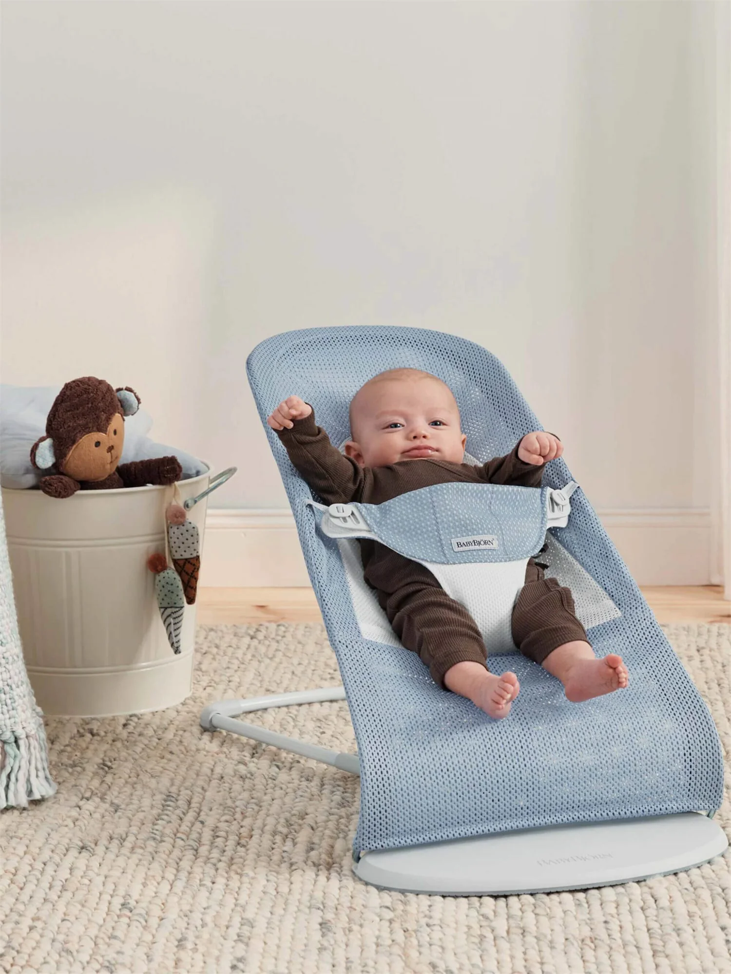 Balansoar BabyBjorn Balance Soft Sky Blue/White, Mesh