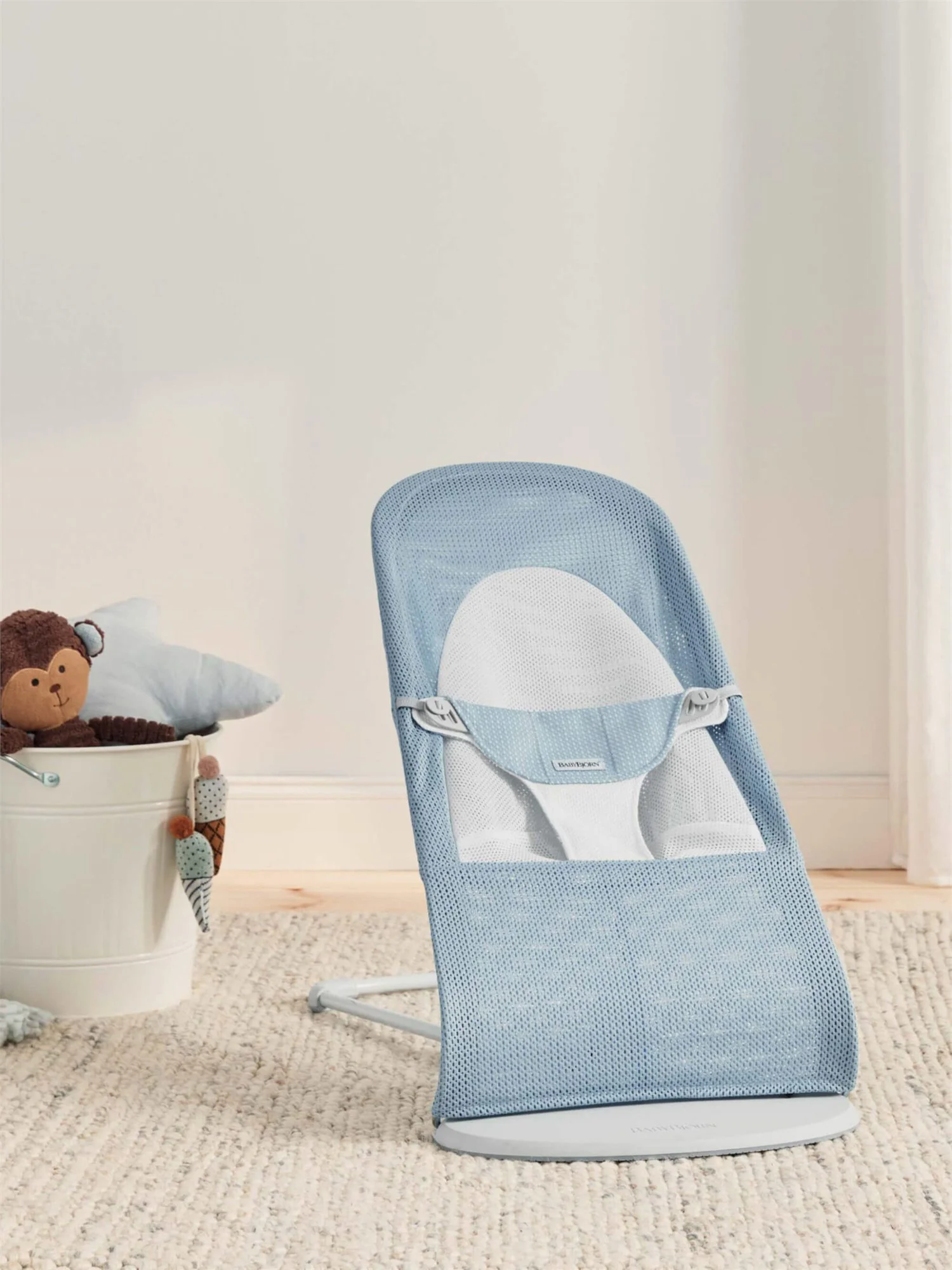 Balansoar BabyBjorn Balance Soft Sky Blue/White, Mesh