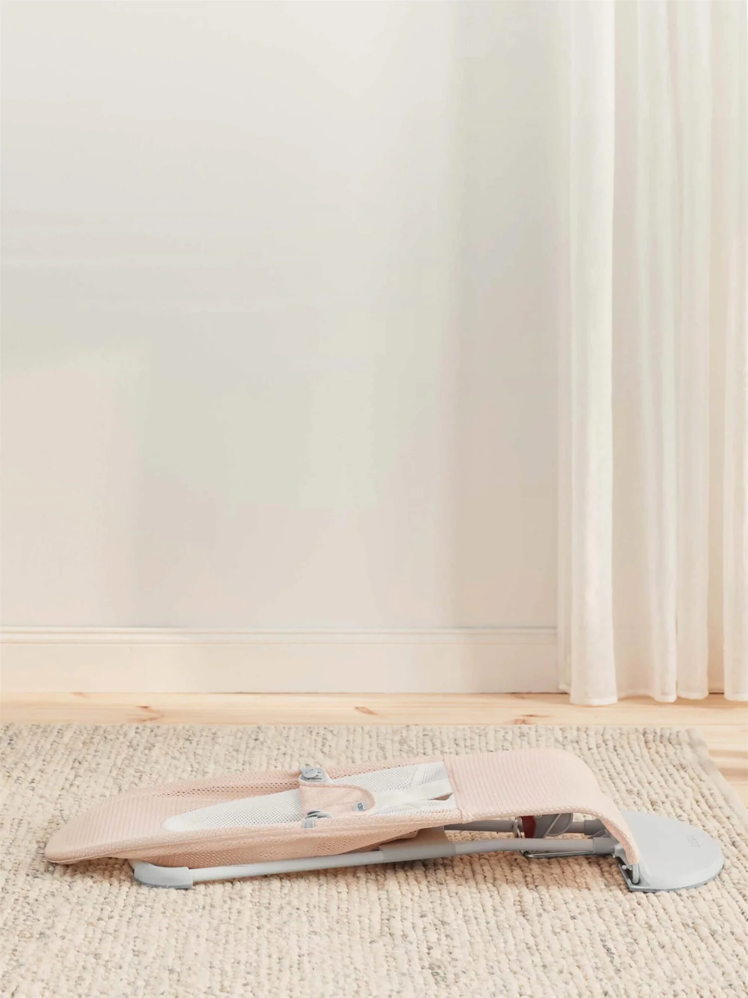 Кресло-шезлонг BabyBjorn Balance Soft Pearly Pink/White, Mesh
