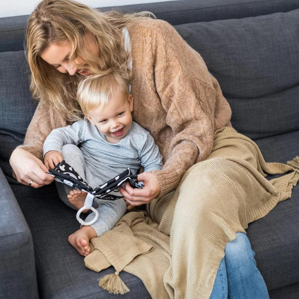 Одеяльце трикотажное бамбуковое BabyOno с бахромой, 75 х 100 см foto