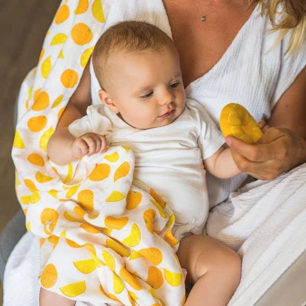 Pelincuta din fibra de bambus BabyOno+jucarie Orange, 120x120 cm
