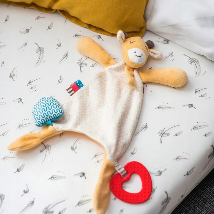 Бамбукoвaя простынь с резинкой BabyOno Перьинки для детской кроватки , 120x60 см foto