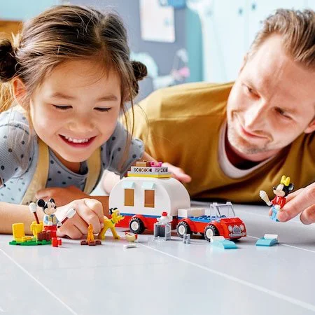 Lego Disney Микки Маус и Минни Маус за городом foto