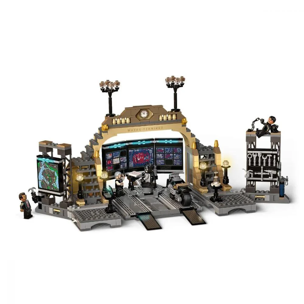 LEGO Batman Batcave The Riddler Face Off foto