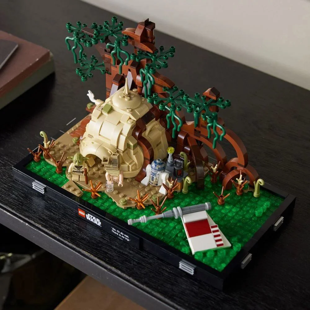 LEGO Star Wars Dagoban Jedi Training Diorama