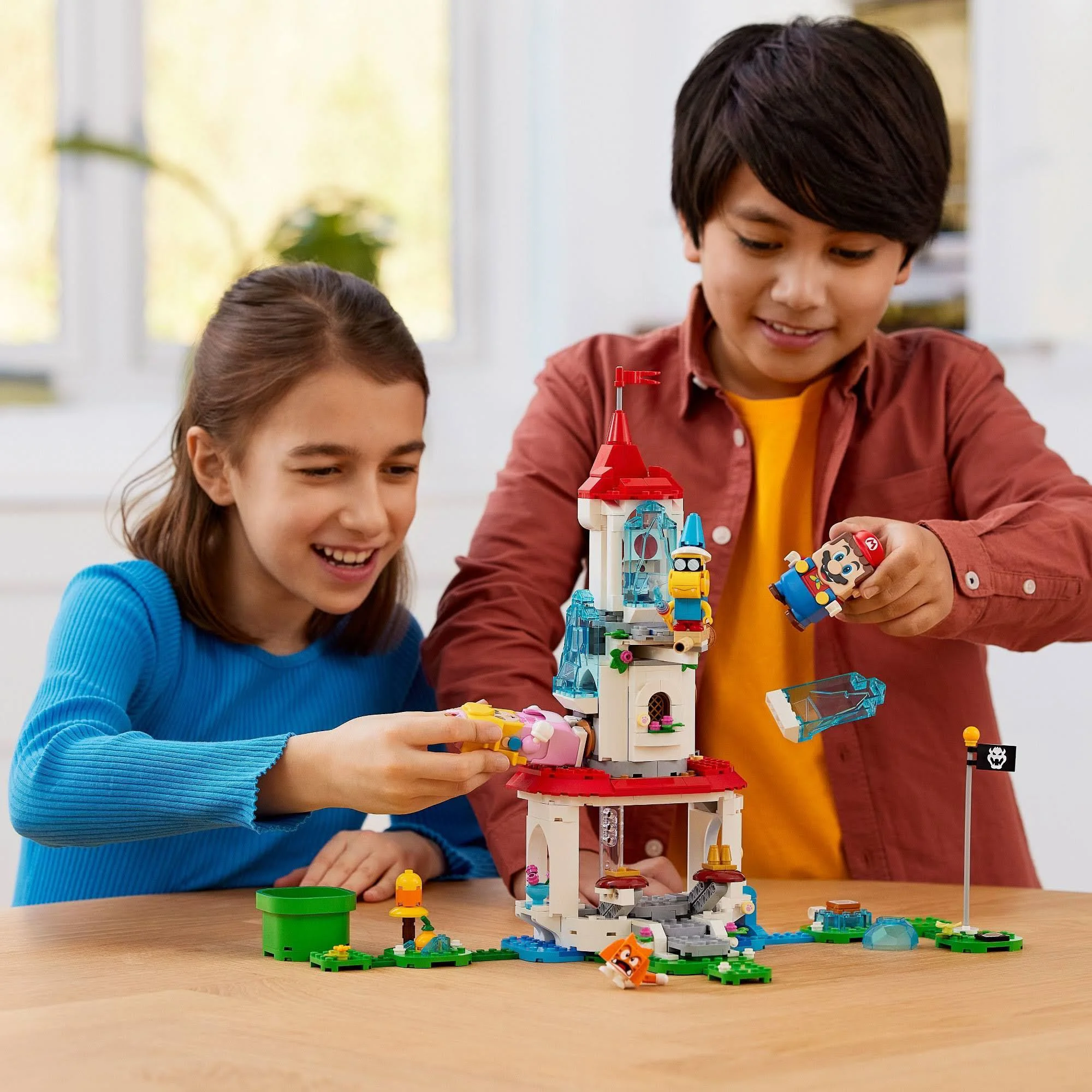 LEGO Super Mario Cat Peach Suit and Frozen Tower Expansion Set