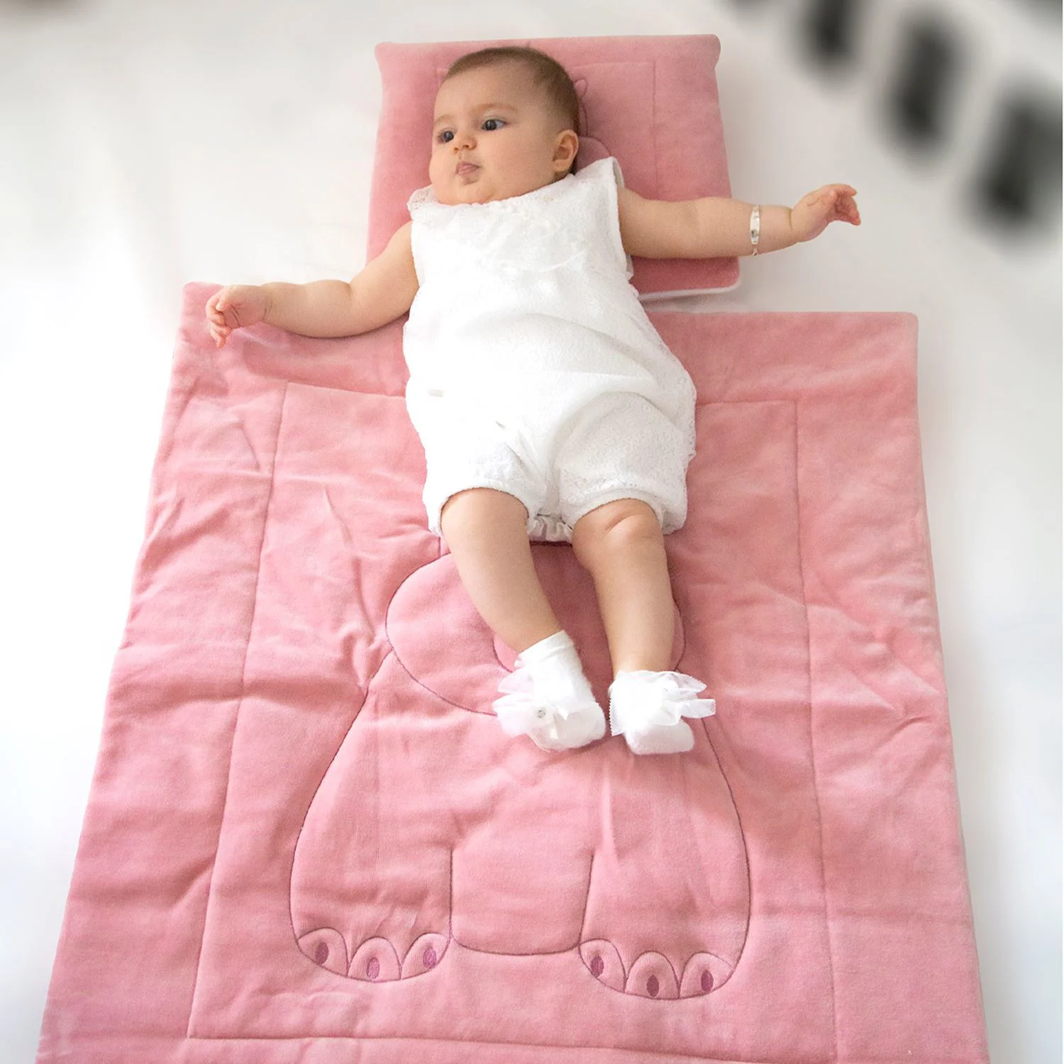 Комплект плюшевой подушки и одеяла BabyJem Pink foto
