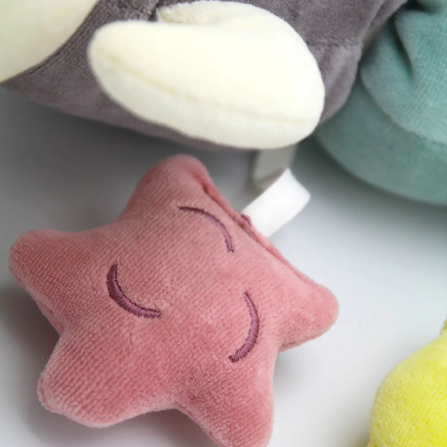 Многофункциональная боковая защита BabyJem Caterpillar с дополнительными игрушками