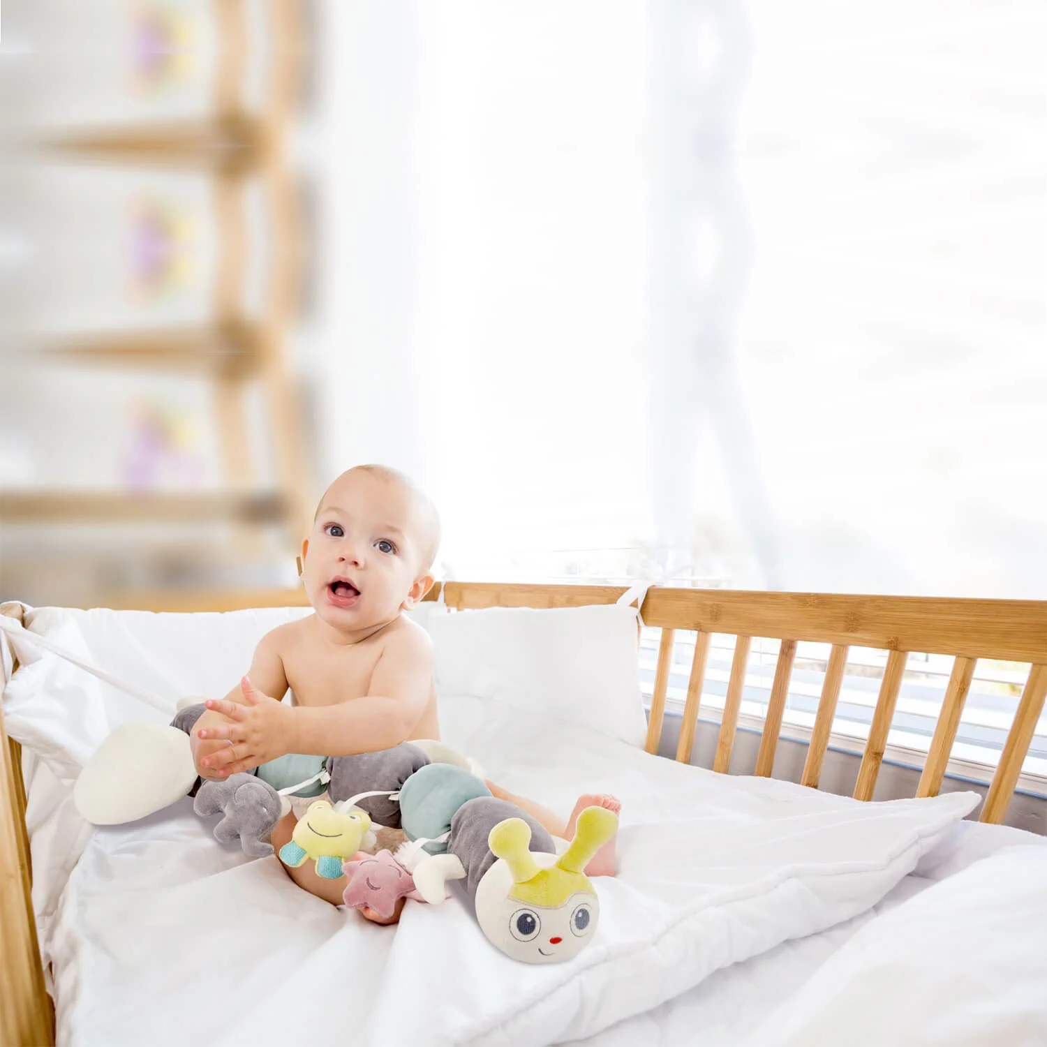 Многофункциональная боковая защита BabyJem Caterpillar с дополнительными игрушками