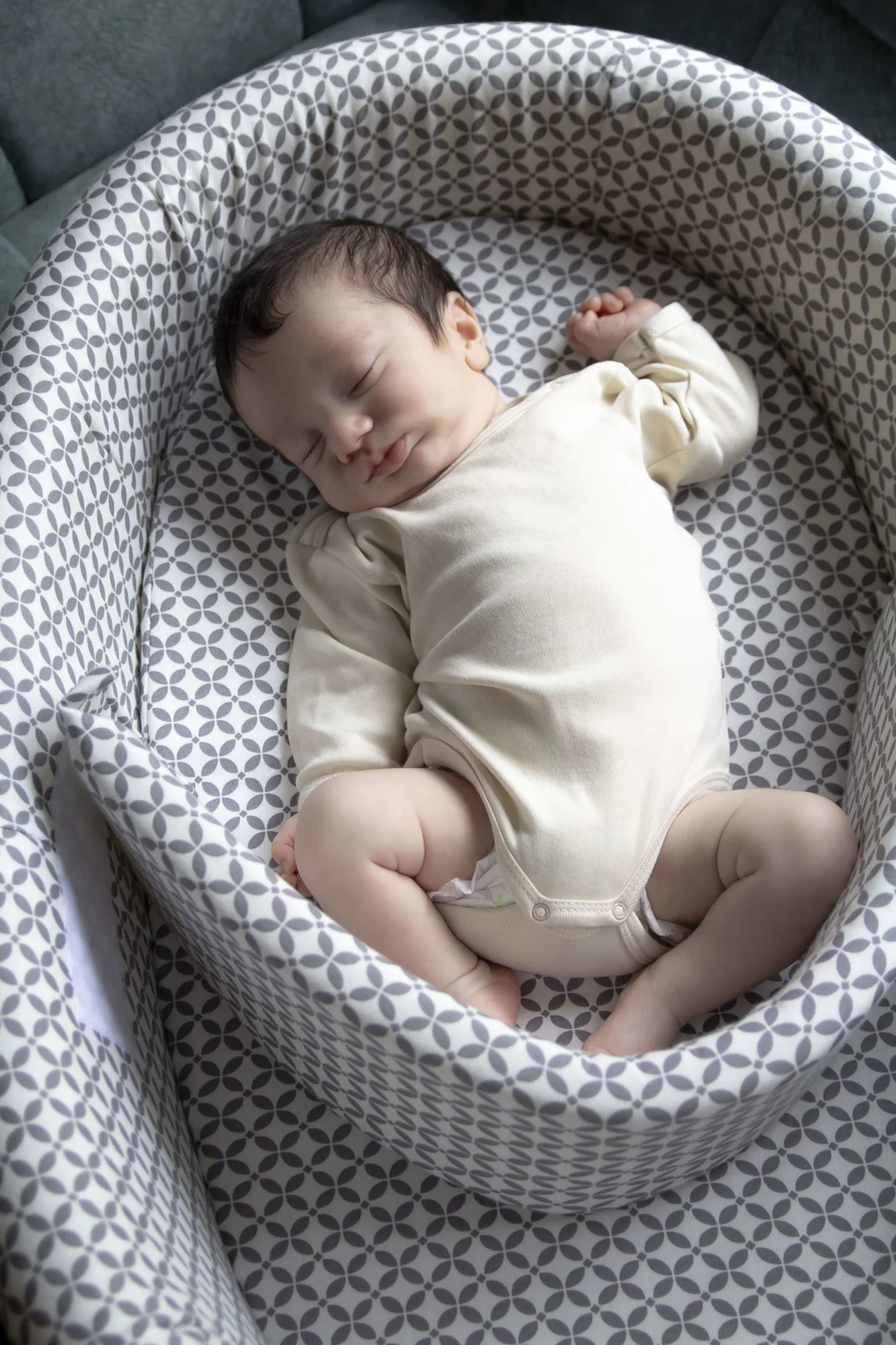 Регулируемый бебинест для новорожденных BabyJem foto