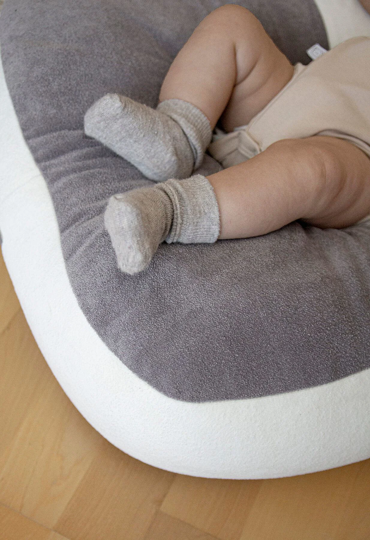 Эргономичная переносная кроватка BabyJem для младенцев foto