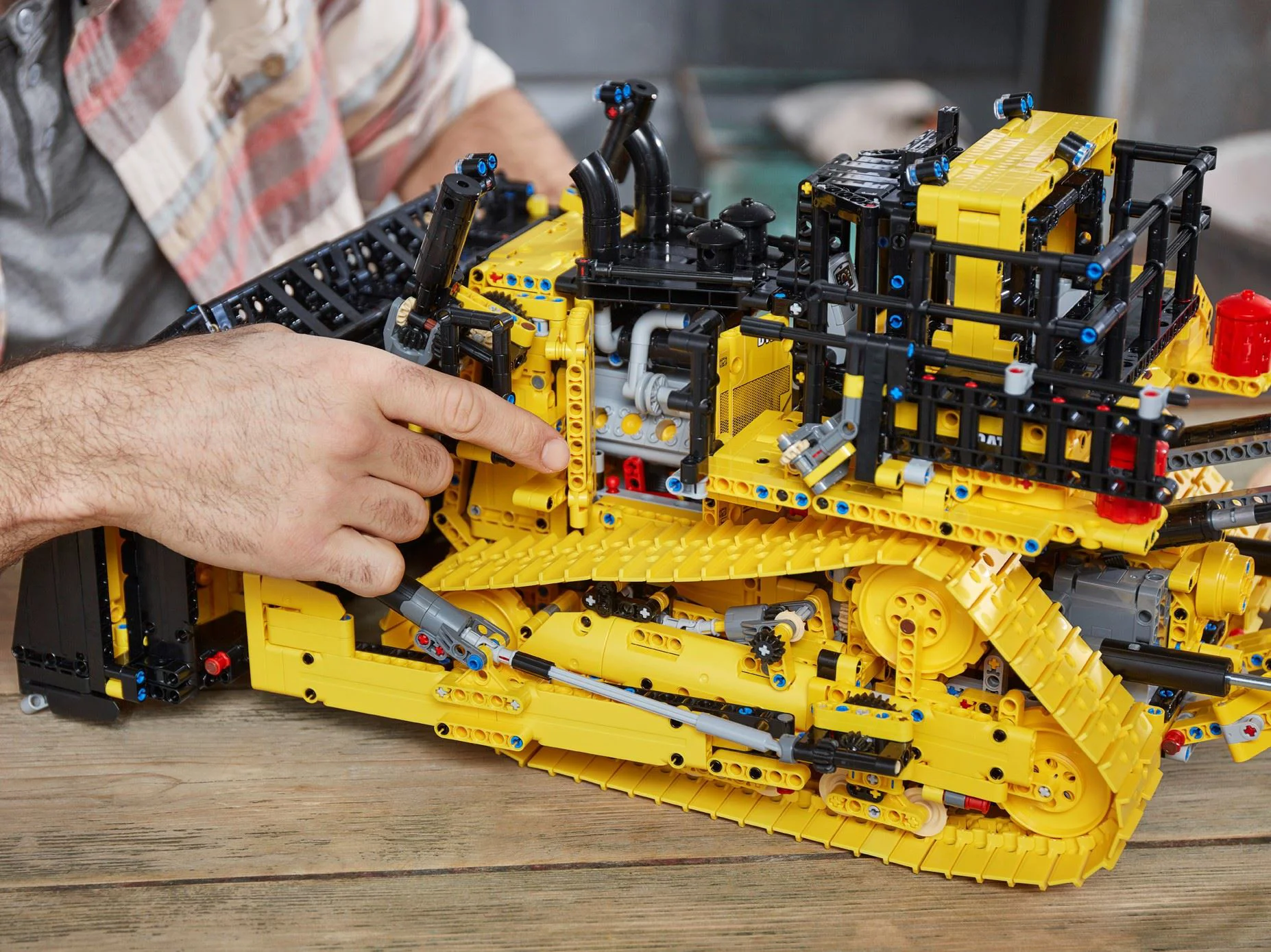 LEGO Technic Бульдозер Cat D11 на пульте управления, 3854 деталей