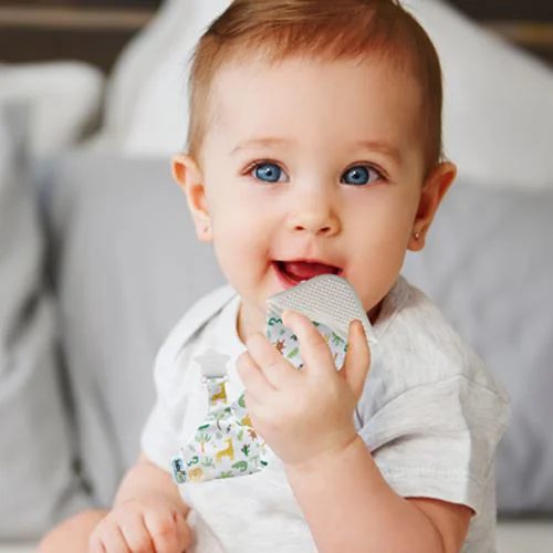 Детский галстук с аксессуаром для прорезывания зубов BabyJem