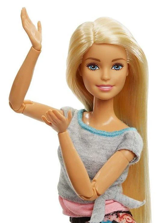 Papusa Barbie Facuta sa se miste