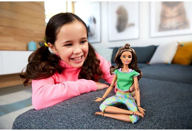 Papusa Barbie Made to Move Yoga