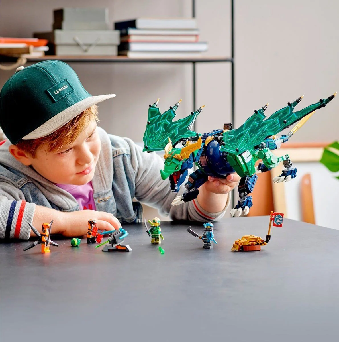 Set de constructie Lego Dragonul legendar al lui Lloyd foto