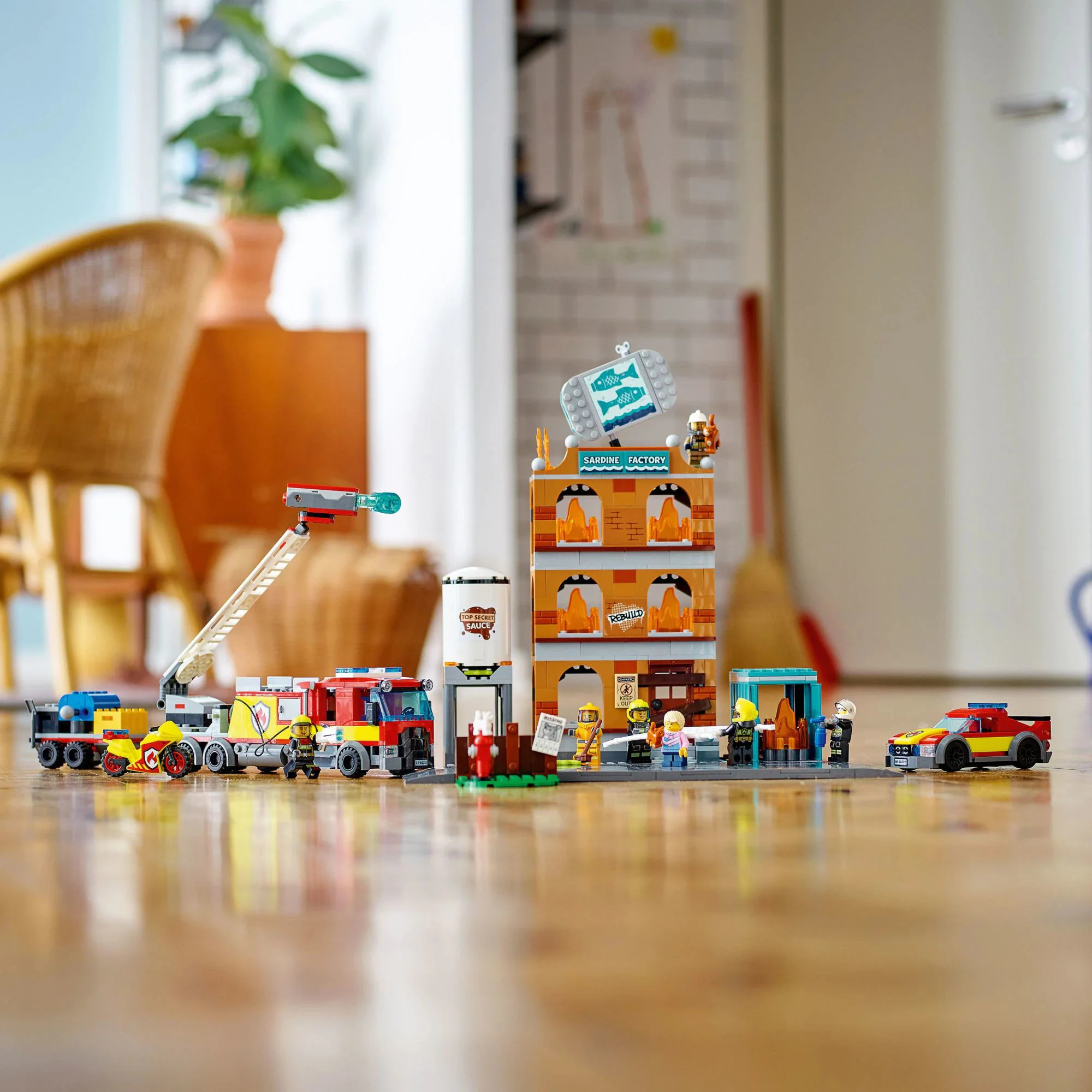 Set de constructie Lego City Brigada De Pompieri, 766 piese foto