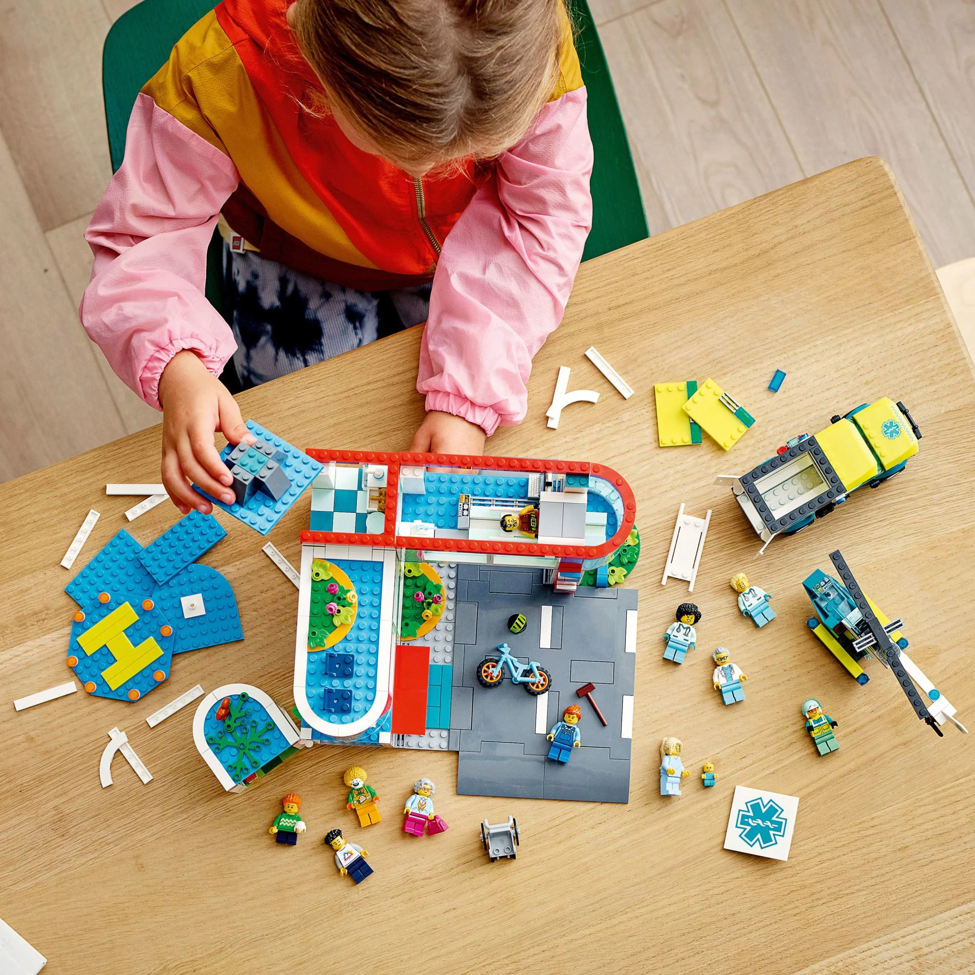 Конструктор Lego City Больница foto