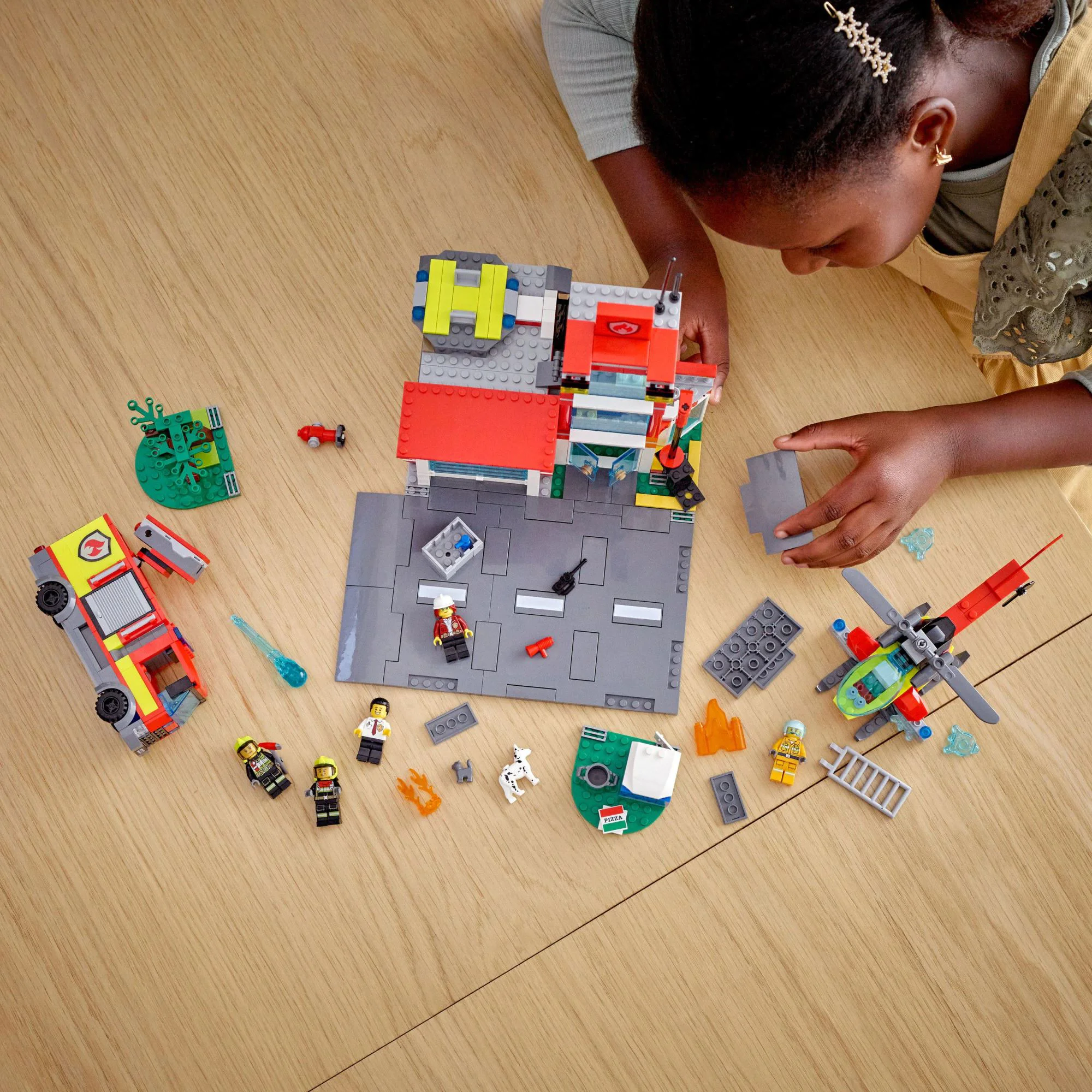 Set de constructie Lego City Statia De Pompieri foto