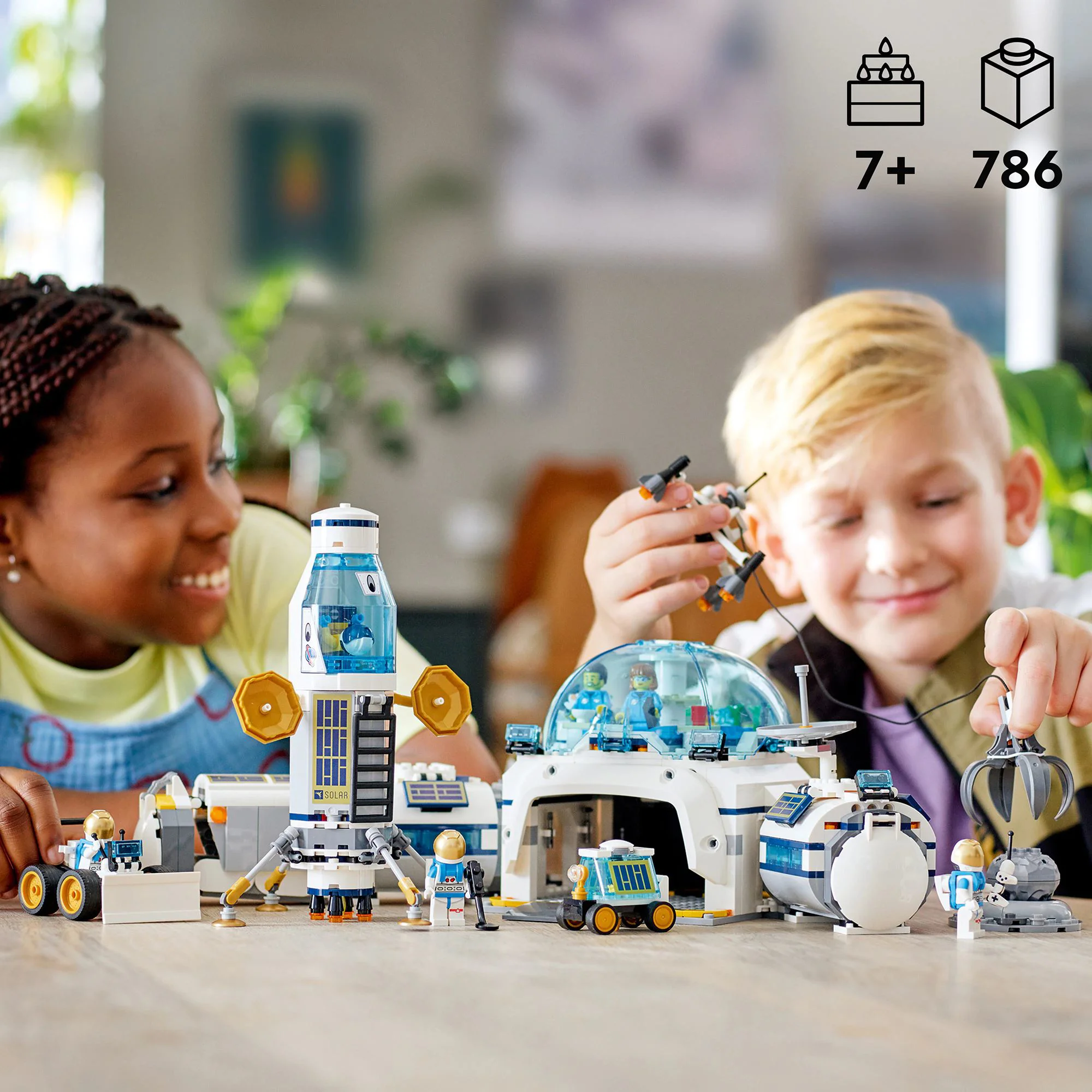 Set de constructie Lego City Baza de cercetare selenara