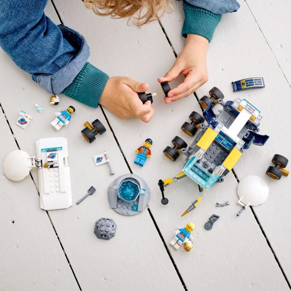 Set de constructie Lego City Vehicul de recunoastere selenara foto