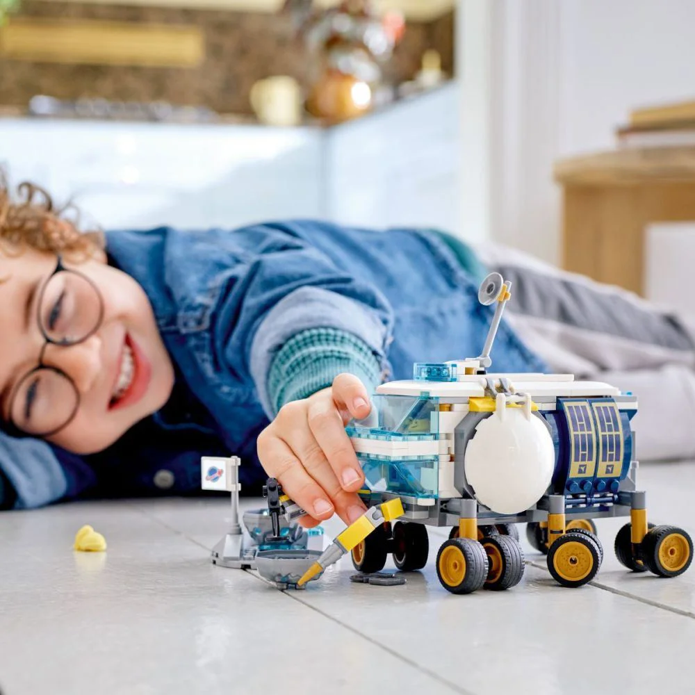 Set de constructie Lego City Vehicul de recunoastere selenara foto