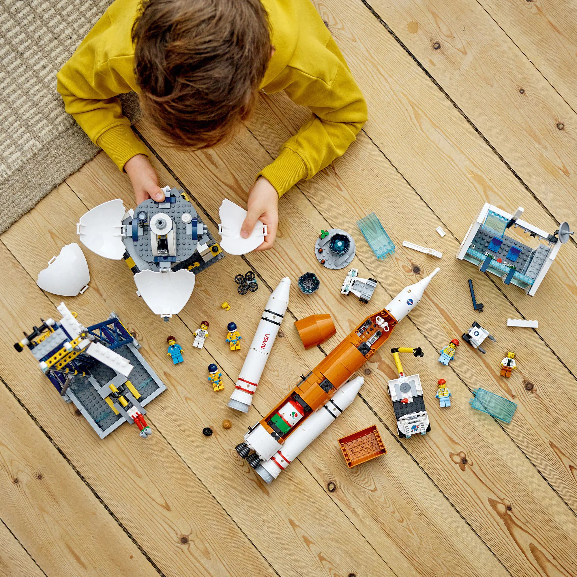 LEGO City Centru de lansare a rachetelor foto
