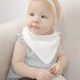 Двухсторонний муслиновый нагрудник с игрушкой для прорезывания зубов BabyJem Ecru