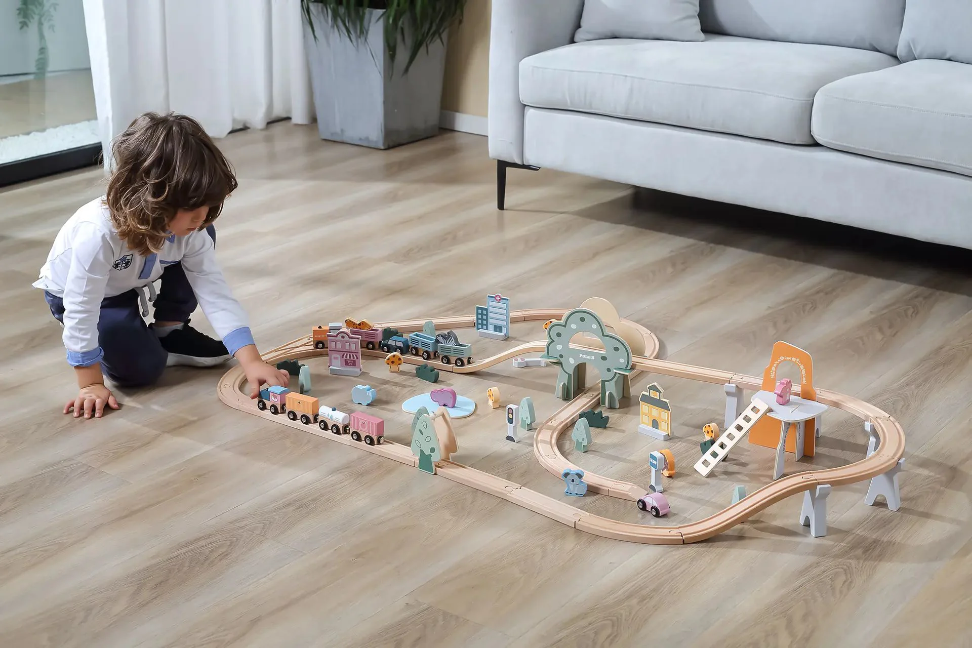 Calea ferata din lemn cu tren si accesorii Viga Toys, 90 piese