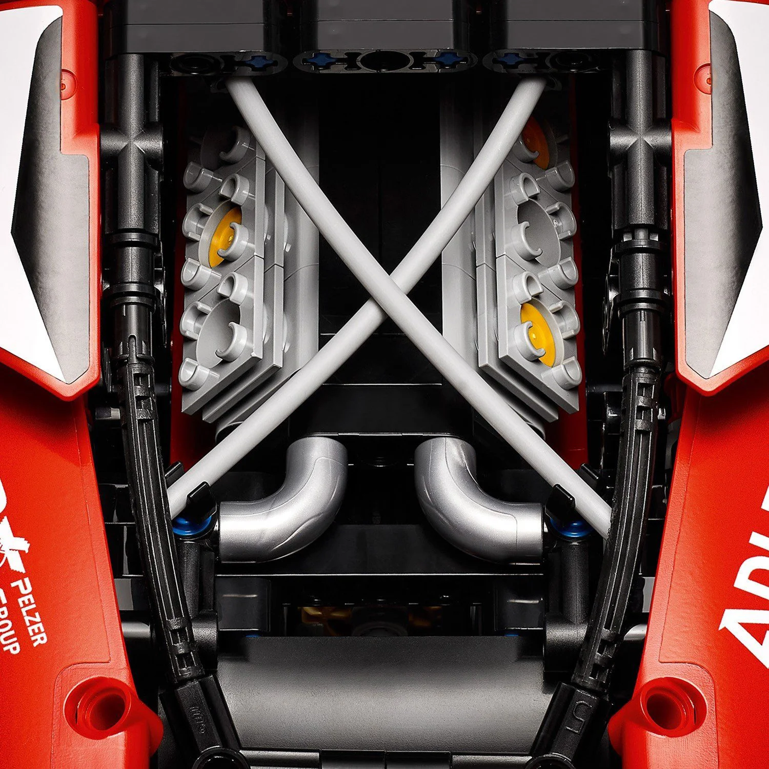 LEGO Technic Ferrari 488 GTE motor V8